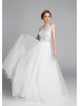 3D Flower Appliques Tulle V Back Wedding Dress With Pockets